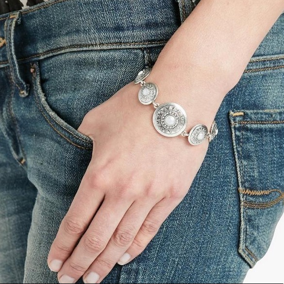 New Beaded Circular Link Bracelet  Lucky Brand